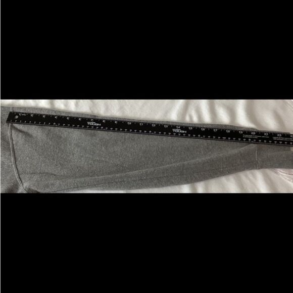 Independent Trading Co. women’s Hooded Sweatshirt. Color Gray Size Medium - Picture 6 of 8